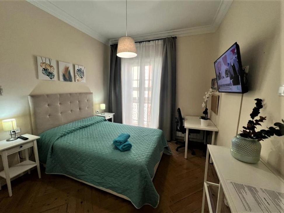 Alojamiento Don Ramon Apartment Madrid Ngoại thất bức ảnh